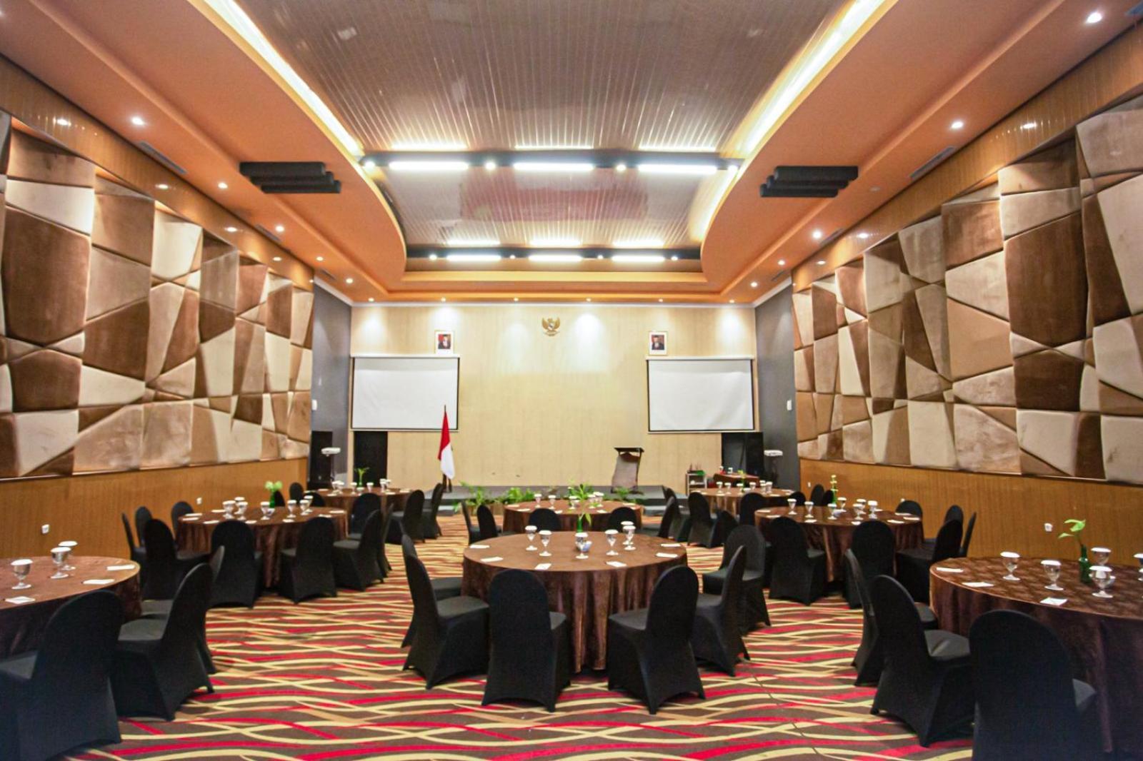 Meotel Purwokerto Exterior foto