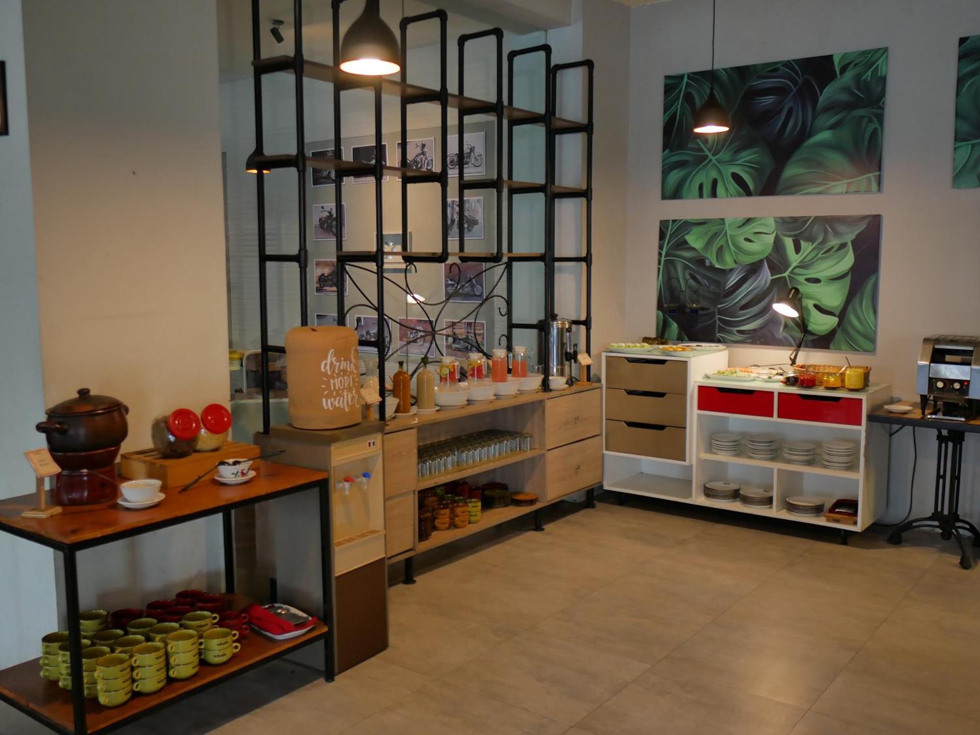 Meotel Purwokerto Exterior foto