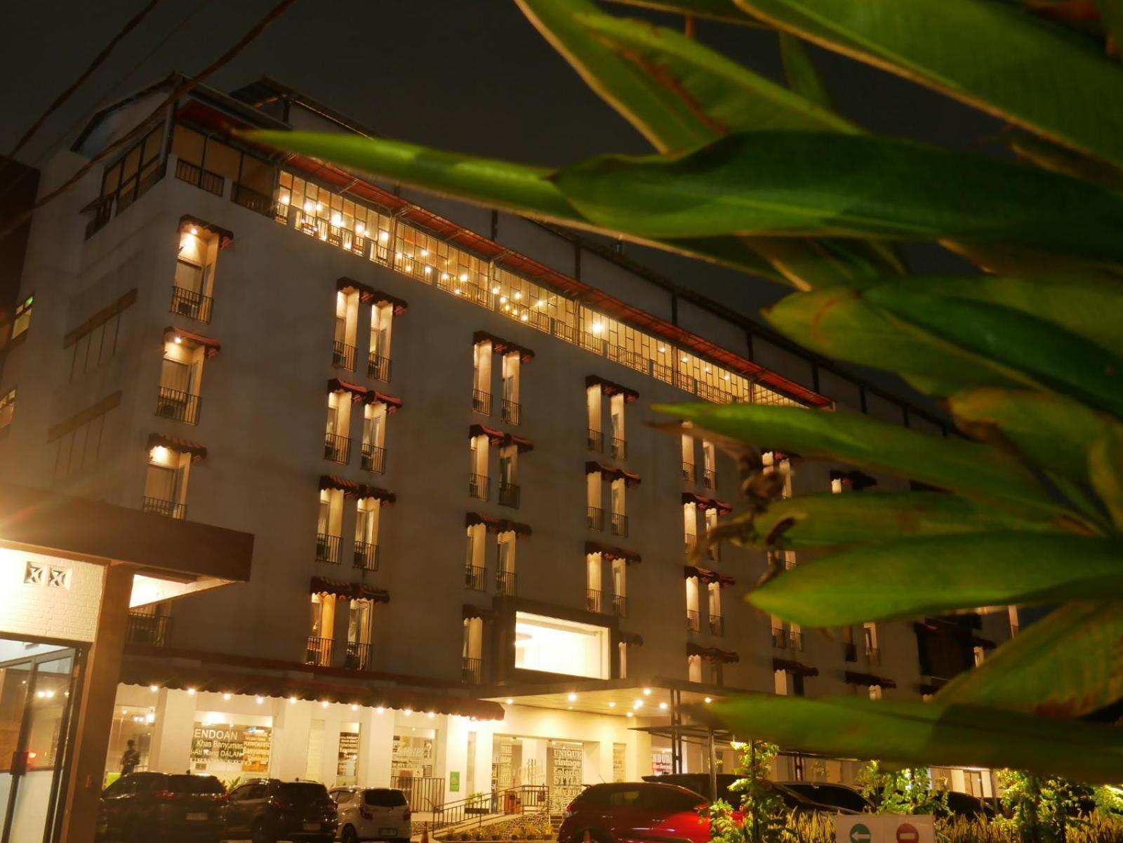 Meotel Purwokerto Exterior foto